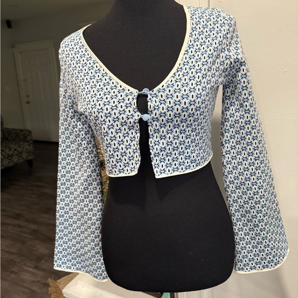 Zara Tops - Zara Black and Blue Patterned Knit Top
